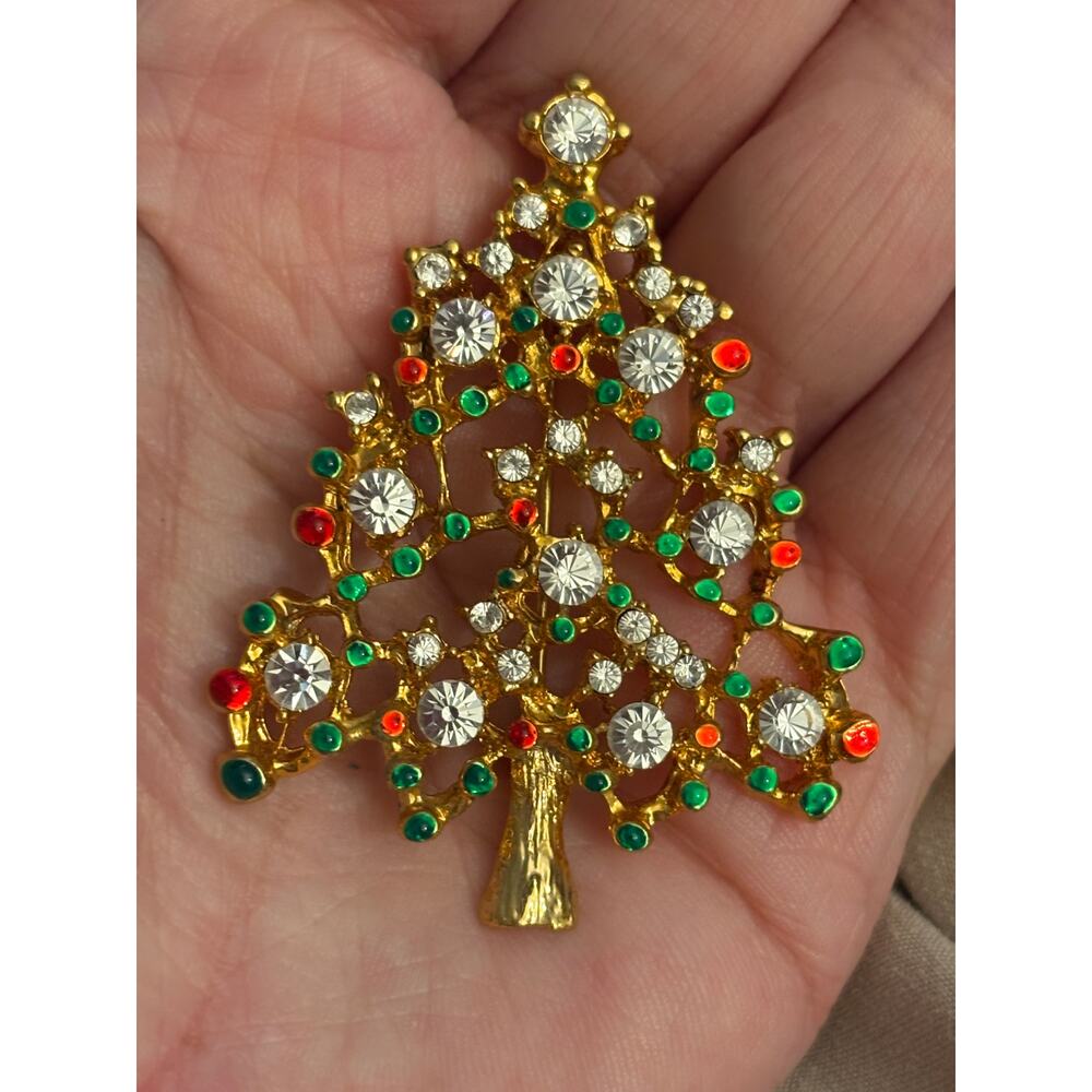Unsigned Vintage Rhinestone Christmas Tree Brooch Gold Tone